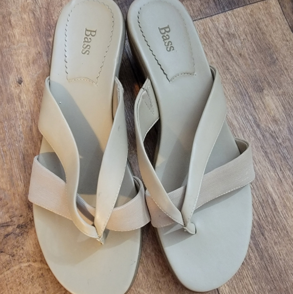 Bass Beige Sandals